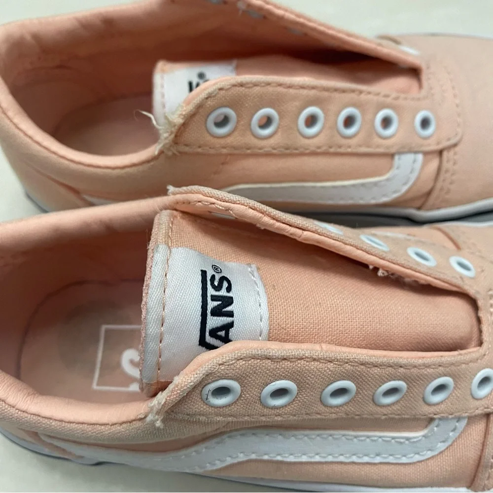 Vans Ward Low Top Sneakers Youth‎ Missy Size 13 Peach Apricot Pink